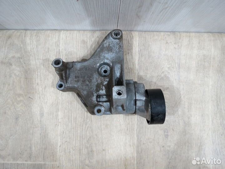 Кронштейн компрессора кондиционера Volkswagen Polo