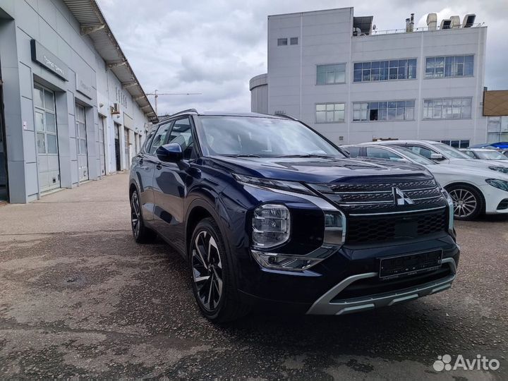 Mitsubishi Outlander 2.5 CVT, 2022