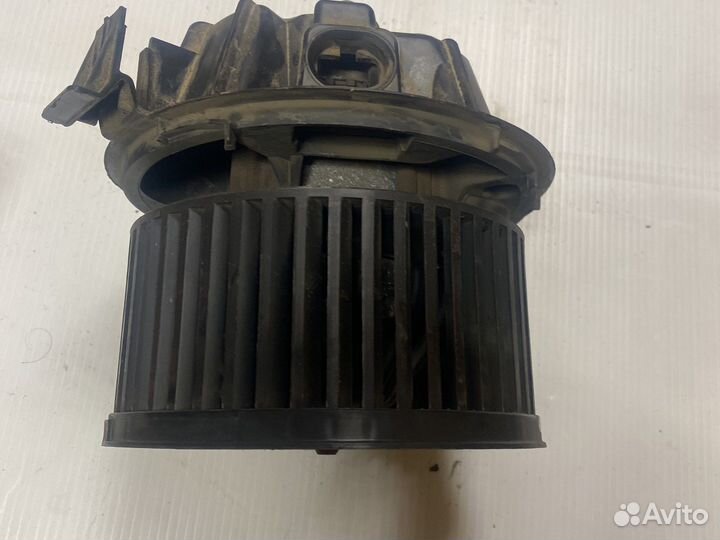 Моторчик печки Renault Logan 1 с кондиционером
