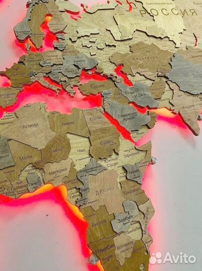 Деревянная карта мира