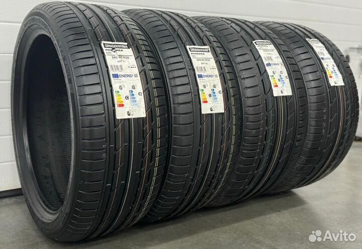 Bridgestone Potenza S001 245/45 R19 и 275/40 R19 101Y