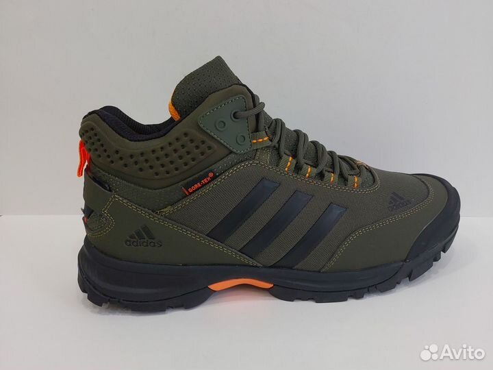 Кроссовки adidas зимние