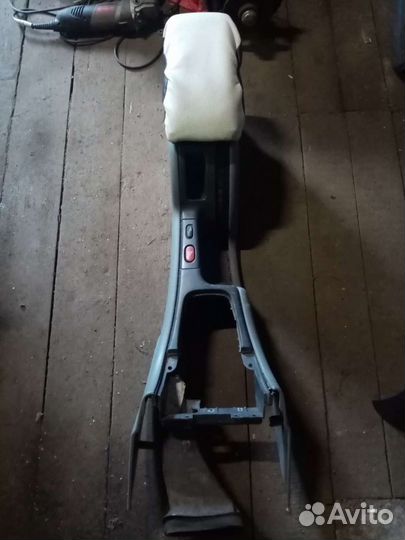 Консоль на рено лагуна 1