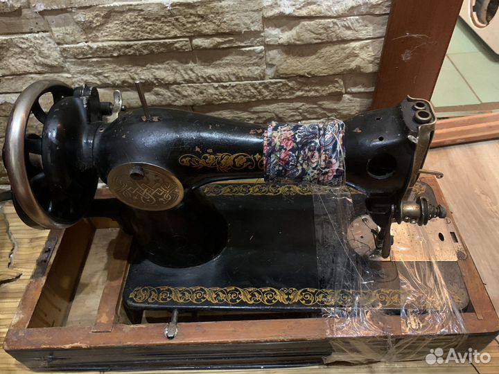 Швейна ручная машинка