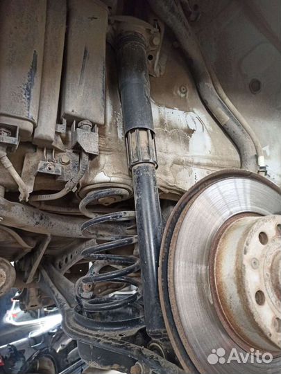 Амортизатор задний правый Volkswagen Golf 7