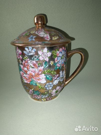 Фарфоровая чашка с крышкой Китай