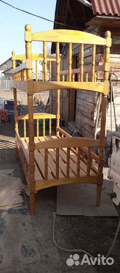 Детская двухярусная кровать