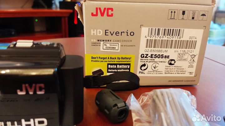 Видеокамера JVC Everio GZ -E505be новая