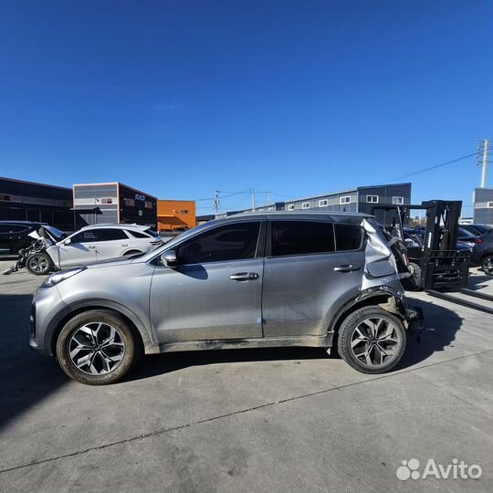 Kia Sportage 2.0 AT, 2020, битый, 59 000 км