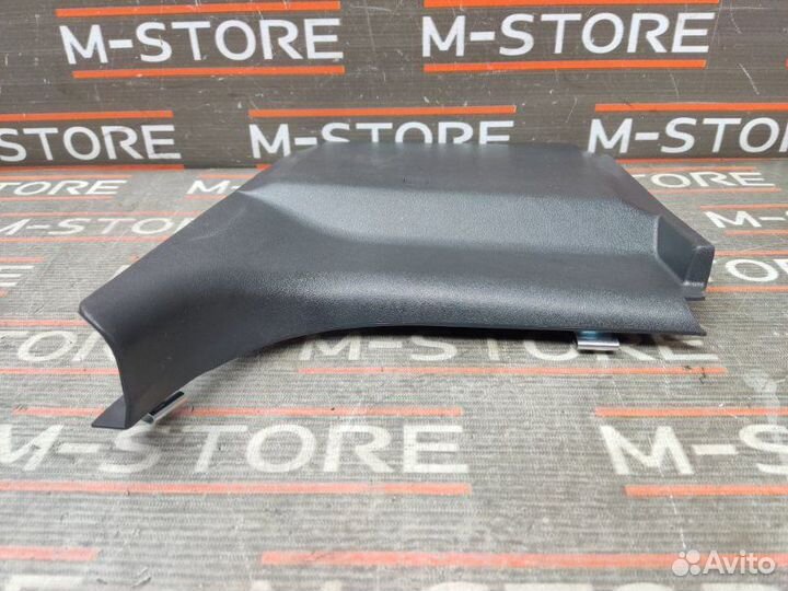 Обшивка салона передняя правая Mercedes-Benz