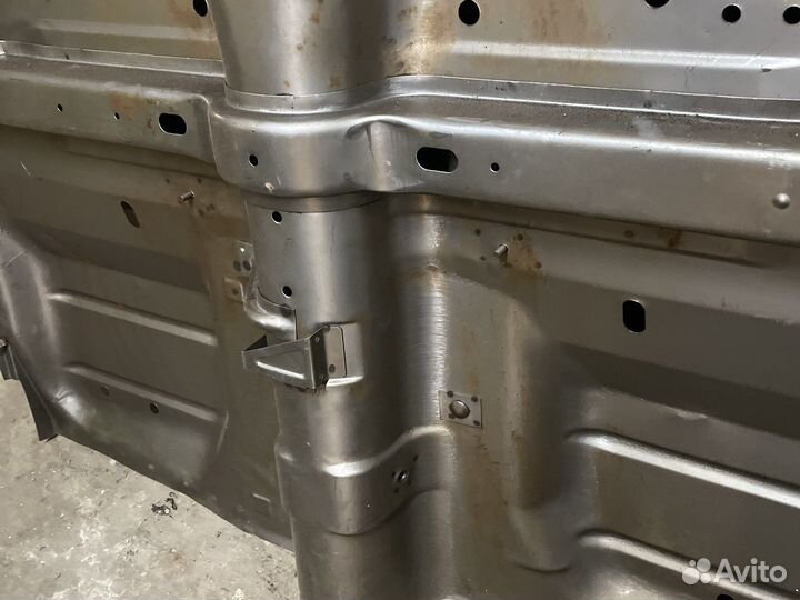 Пол передний Волга газ 3110,31105,3102