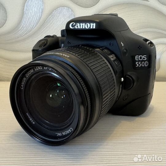 Зеркальный фотоаппарат Canon eos 550d