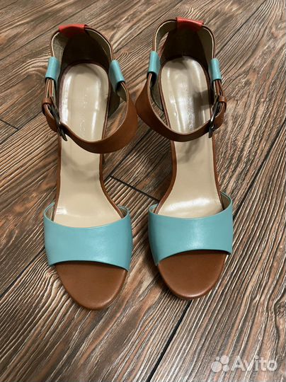 Босоножки Laura Valorosa