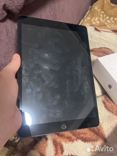 iPad 7 32gb, не включается, сломан