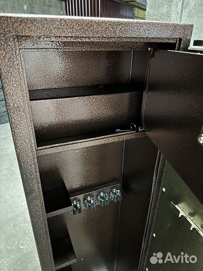 Продам сейф метк кон