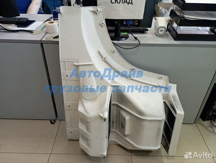 Накладка двери левая Mercedes Actros MP4