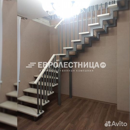 Лестница на металлокаркасе