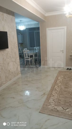 2-к. квартира, 87 м², 8/10 эт.