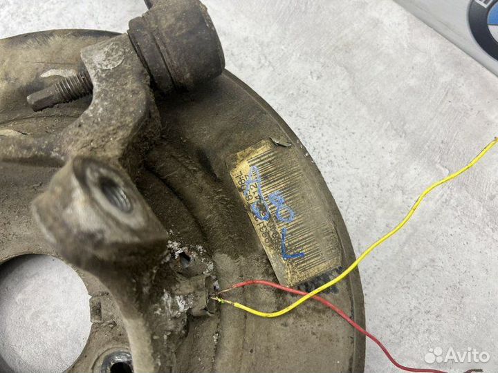 Кулак задний левый Bmw 5-Series E39