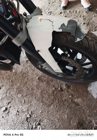 BMW R1200R Крыло