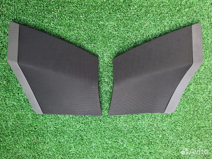 W124 сетки передних динамиков