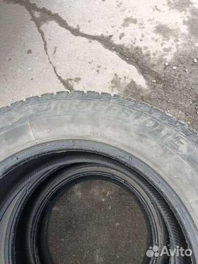 Bridgestone Blizzak Spike-02 SUV 215/65 R17