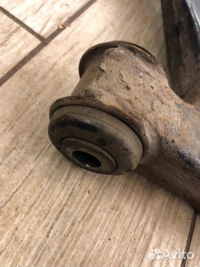 Рычаг подвески нижний Ford Focus 2 хетчбек 1.8