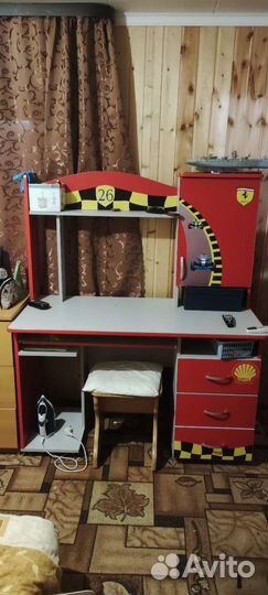 Компьютерный стол