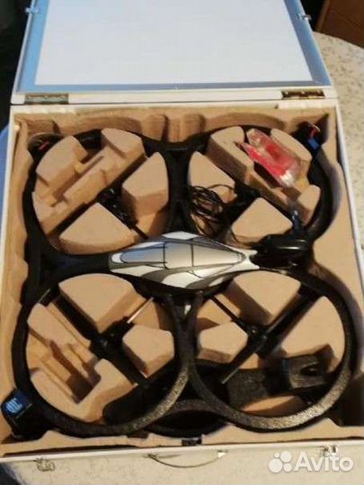 Дрон Квадрокоптер AR.Drone