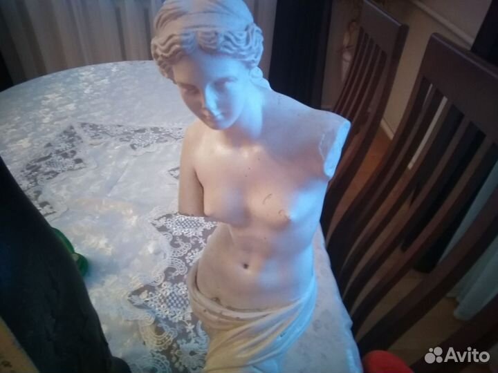 Статуэтки Венера и подсвечник кошка пакетом