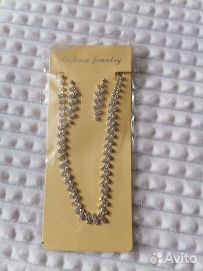 Бижутерия серьги и колье, новый комплект