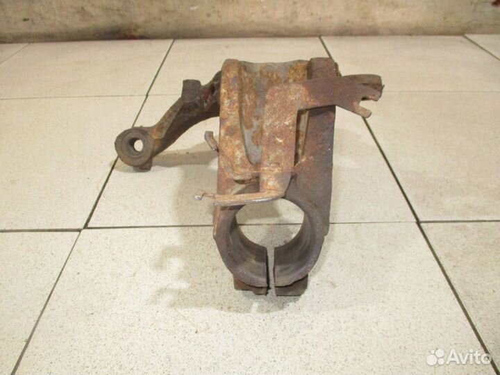 Кулак поворотный передний левый VW Jetta 6 (1B)