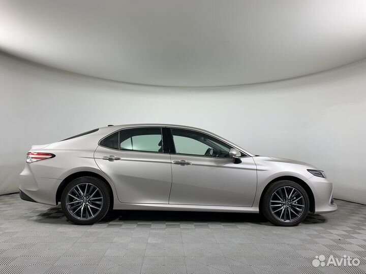 Toyota Camry 2.5 AT, 2022