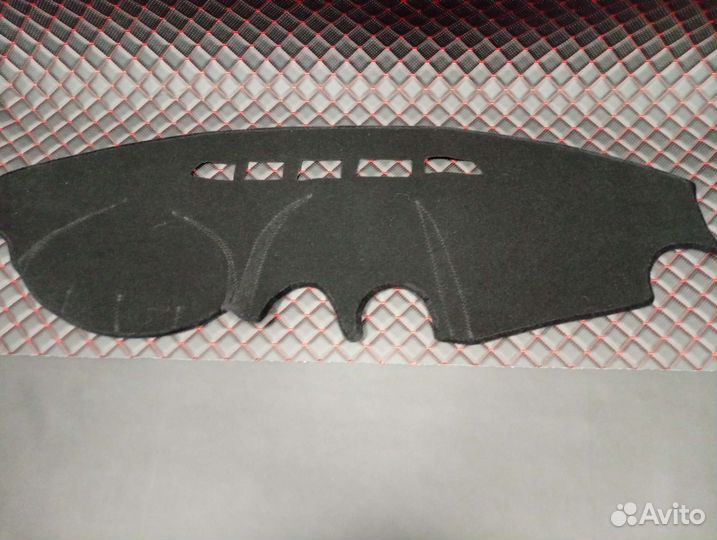 Накидка на панель на Лада Гранта