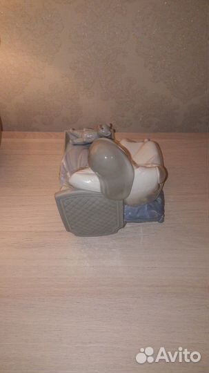 Фарфоровая статуэтка NAO (Испания)