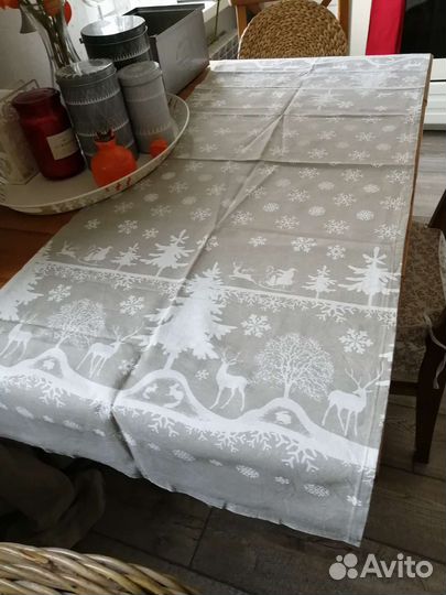 Дорожка на стол новогодняя