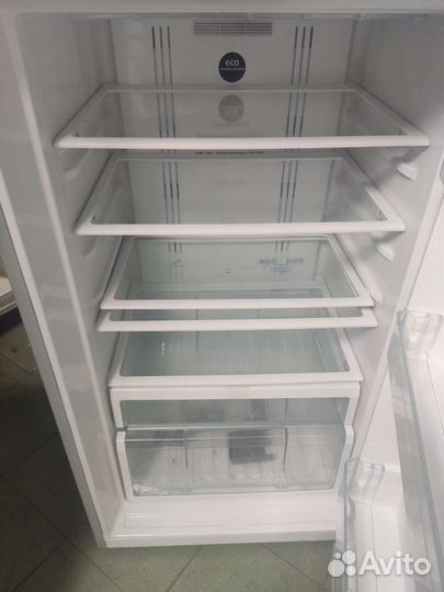 Холодильник hitachi. Разобран