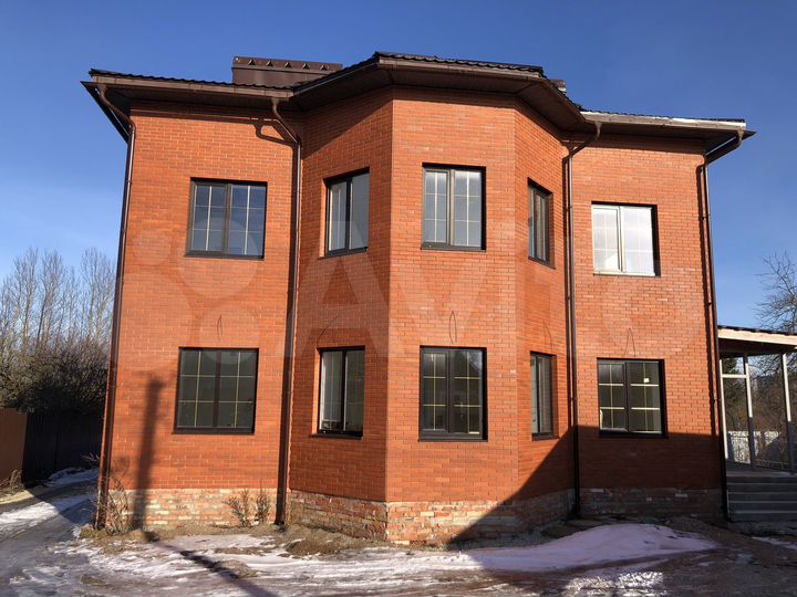 Дом 289 м² на участке 14 сот.