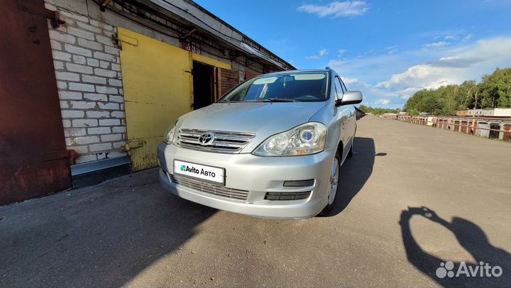 Toyota Avensis Verso 2.0 МТ, 2004, 280 000 км