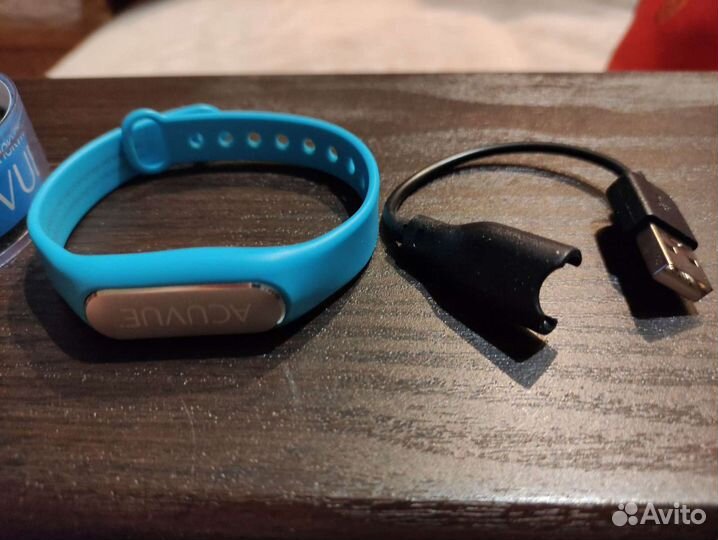 Фитнес браслет Acuvue