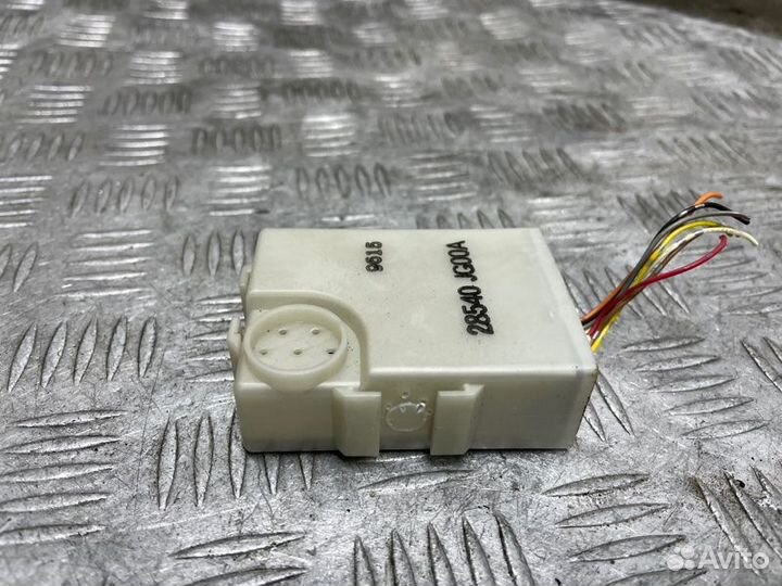 Блок электронный Nissan X-Trail T31 MR20DE 2009