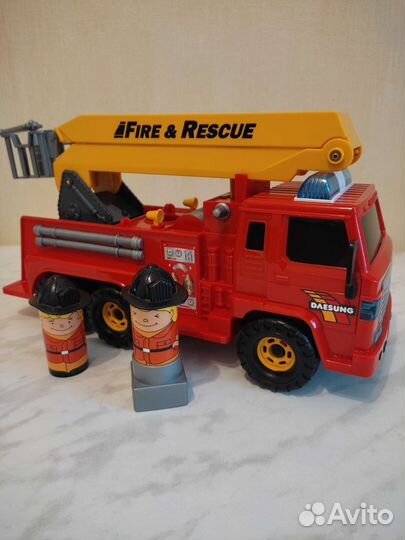 Машина пожарная 10345 Daesung
