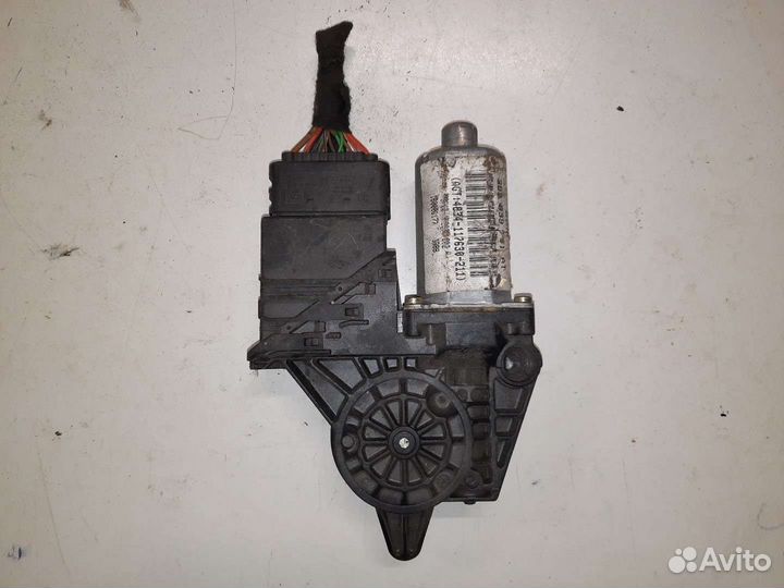 Мотор стеклоподъемника VW Passat B5, 1996-2000