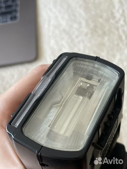 Вспышка Nikon Speedlight SB-700
