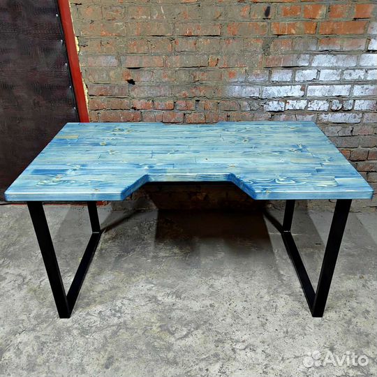 Компьютерный стол / игровой стол