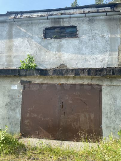 Гараж, > 30 м²