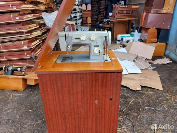 Швейная машинка Подольская 142 тумба комплект