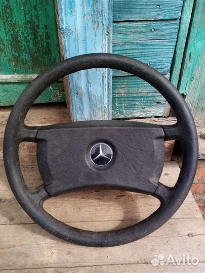 Рулевое колесо Mercedes Benz