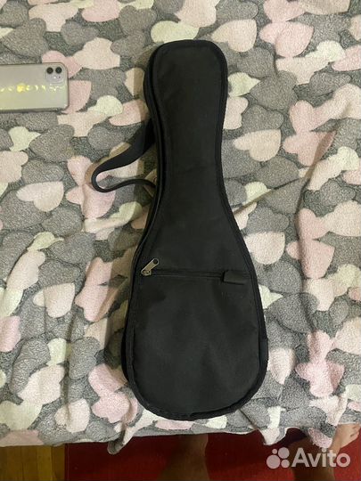 Укулеле и чехол