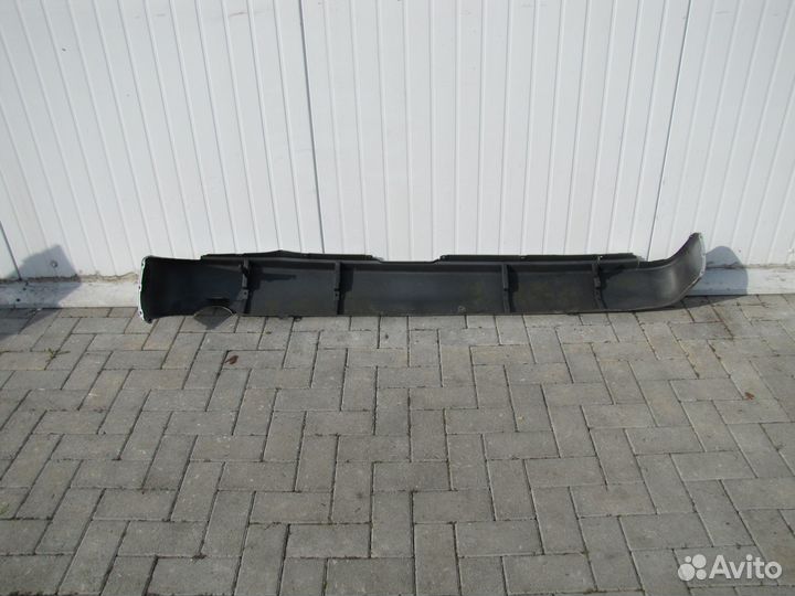 Toyota Hiace H200 бампер задний